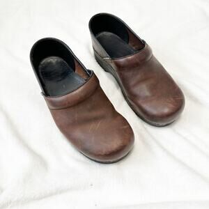 Dansko brown leather clogs size 43 wide chunky comfy mules